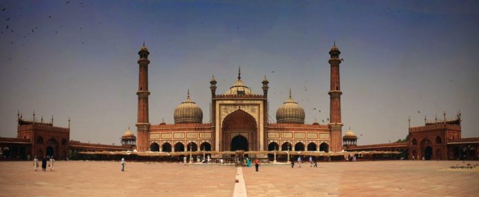 9 Places In Jama Masjid To Satisfy Your Hunger Under ₹ 300 | Panda