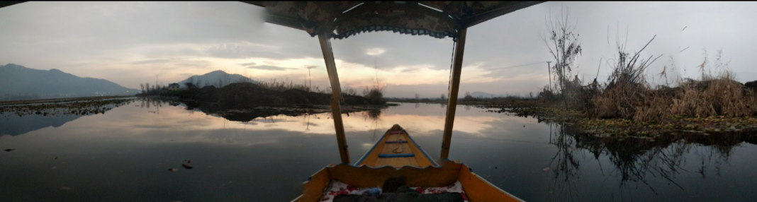 DAL LAKE PLACES TO VISIT IN KASHMIR