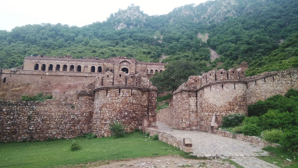 bhangarh fort rajasthan